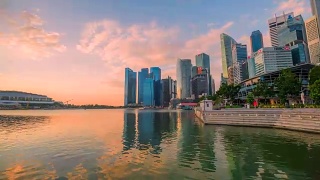 新加坡，4k平移延时电影日出新加坡中央商业天际线的场景，新加坡视频素材模板下载