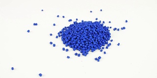 蓝色的聚合物颗粒