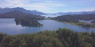 纳乌尔瓦皮湖鸟瞰图