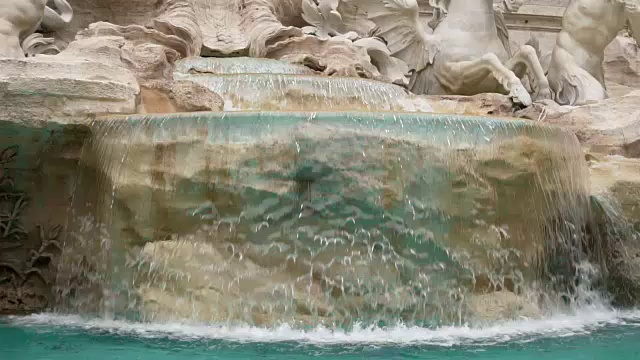 意大利罗马的许愿池。特写，静态镜头，慢动作