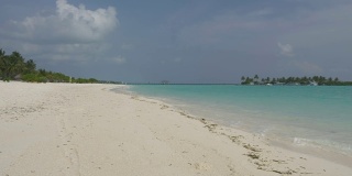 马尔代夫海岸的白沙