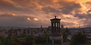 爱丁堡城市日落全景，苏格兰，英国，