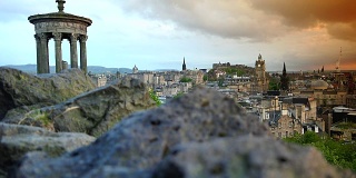 爱丁堡城市日落全景，苏格兰，英国，