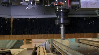 木工数控铣床用于工业家具的生产。视频素材模板下载