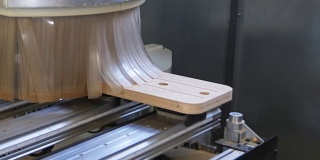 木工数控铣床用于工业家具的生产。