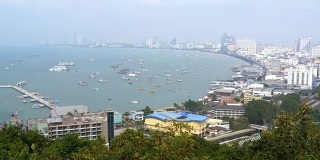 全景芭堤雅城市海滩在Pratumnak观点。泰国,芭堤雅,亚洲
