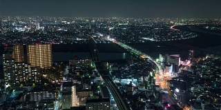 东京，日本，延时-新宿的汽车交通在夜间