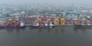 工业港集装箱船4k鸟瞰图。曼谷,泰国。