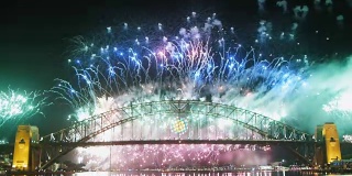 悉尼海港大桥上的新年焰火