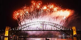 悉尼海港大桥上的新年焰火07