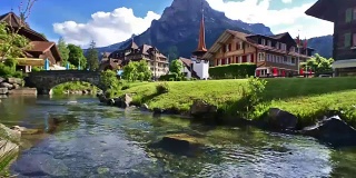 瑞士阿尔卑斯山的坎德斯泰格村-夏天