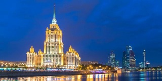 莫斯科城市天际线时间流逝在莫斯科河与斯大林七姐妹建筑，莫斯科俄罗斯4K时间流逝