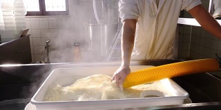 日记本奶酪工厂-制作乳清干酪