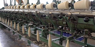 历史悠久的毛纺厂生产在威尔士-英国
