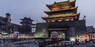 中国开封著名鼓楼的历史和交通状况