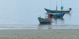 海上的渔船。
