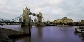 塔桥和泰晤士河，伦敦，实时报道