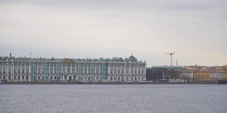 艾尔米塔什博物馆，老圣彼得堡证券交易所和玫瑰柱在维丝利瓦斯基岛的尖嘴。