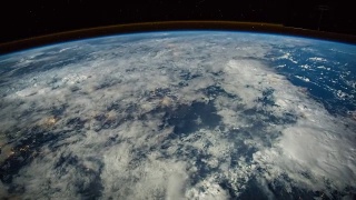 从国际空间站上看到的地球。从太空观察美丽的地球。美国宇航局延时从太空拍摄地球。这段视频由美国宇航局提供。视频素材模板下载