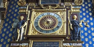 近距离观看礼宾室的钟，巴黎最古老的钟
