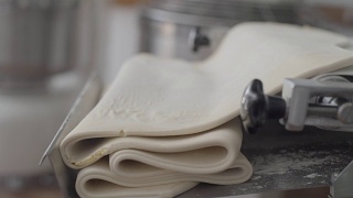面包轧机-烘焙工业视频素材模板下载
