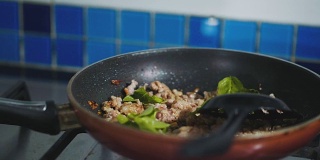 烹饪锅:泰国菜在家