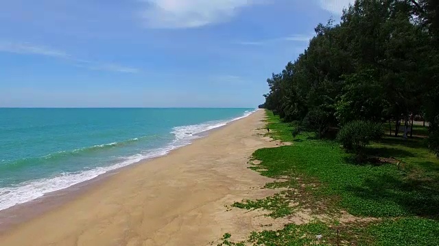 鸟瞰泰芒攀雅的长滩