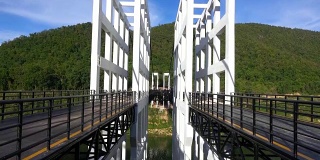 拍摄:泰国清迈美光乌顿塔拉水坝的吊桥