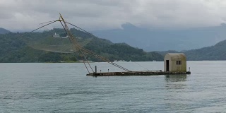 台湾日月潭本地传统渔船