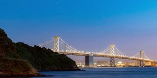 从金银岛，加利福尼亚，日落，美国黄昏时的旧金山海湾大桥