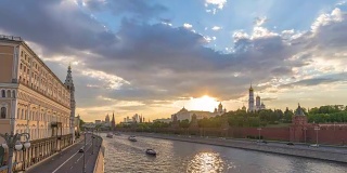 莫斯科城市天际线日落时间流逝在克里姆林宫宫殿红场和莫斯科河，莫斯科俄罗斯4K时间流逝