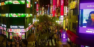 新宿霓虹镇的夜晚时光流逝