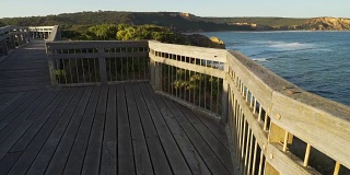 在夏季日落时，阿提斯在澳大利亚大洋路的观点