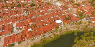 巴西里约热内卢do Fogo小镇屋顶和小街道的鸟瞰图。