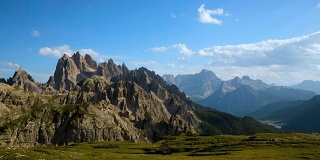 时光流逝国家自然公园在白云石阿尔卑斯山。意大利美丽的自然风光。