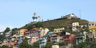 厄瓜多尔瓜基尔色彩斑斓的圣塔那和灯塔
