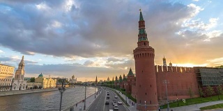 莫斯科城市天际线日落时间流逝在克里姆林宫宫殿红场和莫斯科河，莫斯科俄罗斯4K时间流逝