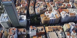 欧洲城市住宅区鸟瞰图。股票。的例子。鸟瞰图的公寓大楼在欧洲城市