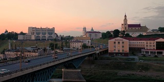 奥运会后,白俄罗斯。内曼河大桥，地区剧场，圣弗朗西斯泽维尔大教堂和伯尔纳丁修道院日落或日出时间