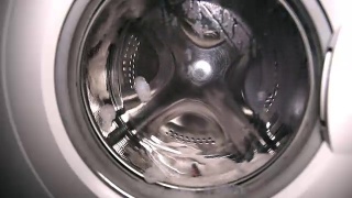 在洗衣机中熨烫和漂洗，三种方案视频素材模板下载