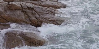 南海，浪溅石，无人，
