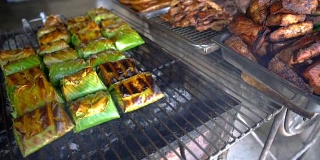 泰国北部食物辣猪肉草药烤香肠或Sai-Aue。