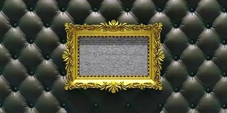 相机放大到豪华的黑色内饰背景上的金色相框。电视噪音和绿色色度键在屏幕上播放。3 d动画。