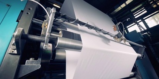 纸生产厂家。印刷装置卷筒纸，关闭。
