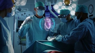 外科医生戴着增强现实眼镜在动画3D心脏模型的帮助下进行心脏手术。用手势做困难的心脏移植手术。互动动画显示生命体征。未来的医院。视频素材模板下载