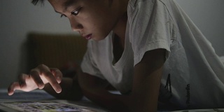 儿童使用数字平板电脑- Cinemagraph