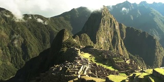秘鲁马丘比丘的右边