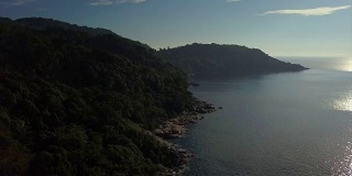 日落时间普吉岛海岸线视图航空全景4k泰国