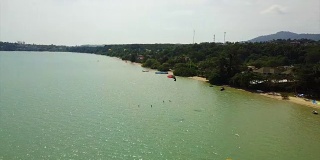 白天普吉岛空中海岸线风筝学校全景4k泰国