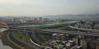 台湾台北市景著名河桥交通路口航拍全景4k